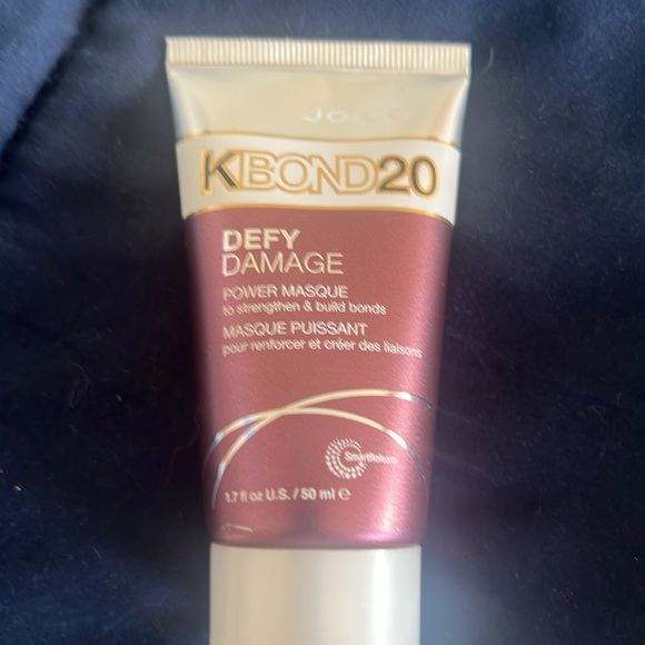 OLAPLEX Unbreakable Blondes Kit in Lavender and Silver - Picture 4 of 5